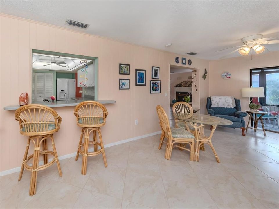 For Sale: $319,900 (2 beds, 2 baths, 1534 Square Feet)