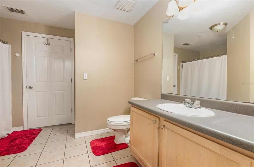 For Sale: $209,000 (2 beds, 1 baths, 1035 Square Feet)