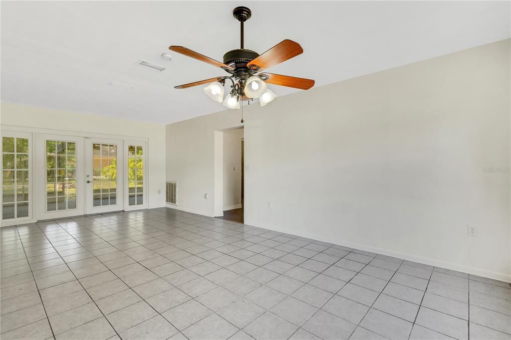 For Sale: $389,900 (3 beds, 2 baths, 2060 Square Feet)