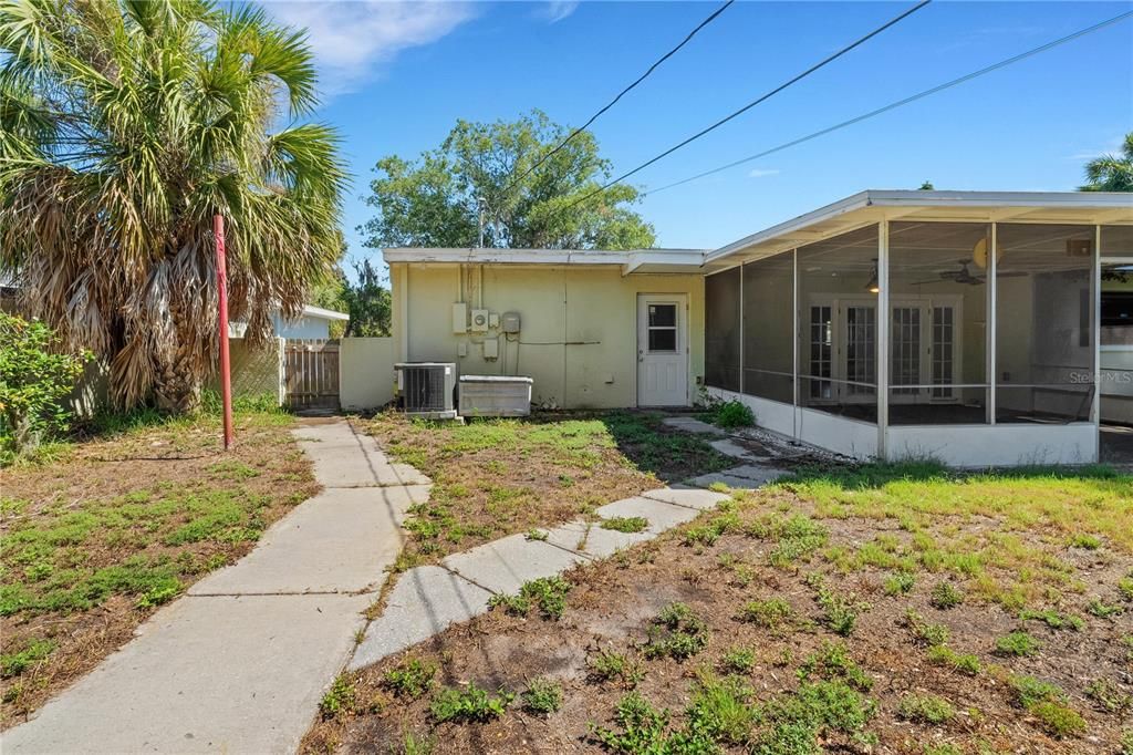 For Sale: $389,900 (3 beds, 2 baths, 2060 Square Feet)