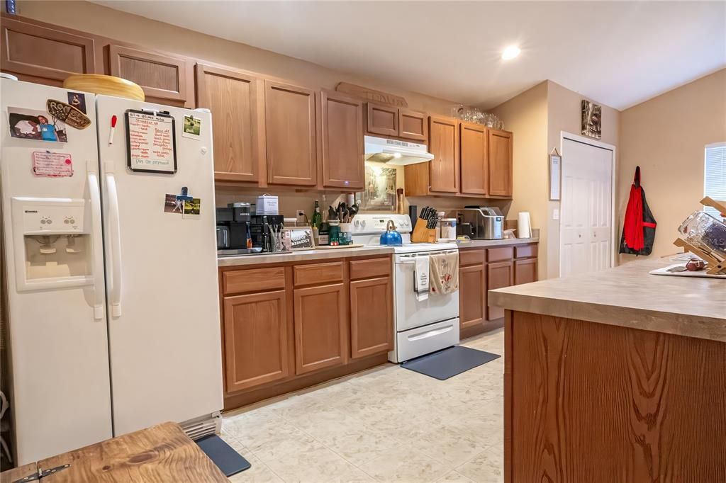 Active With Contract: $320,000 (4 beds, 2 baths, 1788 Square Feet)