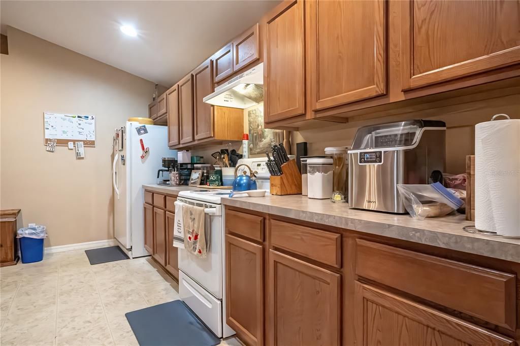 Active With Contract: $320,000 (4 beds, 2 baths, 1788 Square Feet)