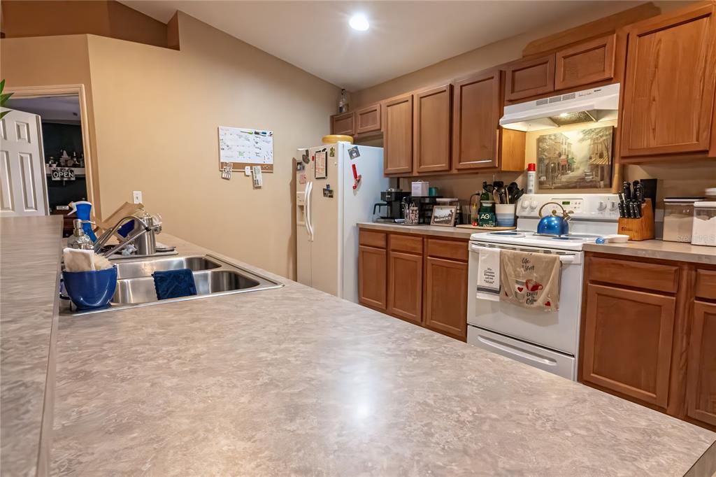 Active With Contract: $320,000 (4 beds, 2 baths, 1788 Square Feet)