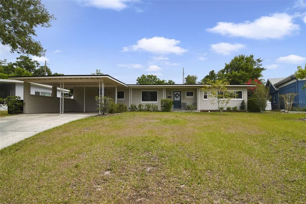 Dover Shores BLOCK HOME with a NEW ROOF (2023), UPDATED KITCHEN (2018) and RENOVATED BATHROOMS (2022), fresh paint, newer appliances and a large fenced yard!