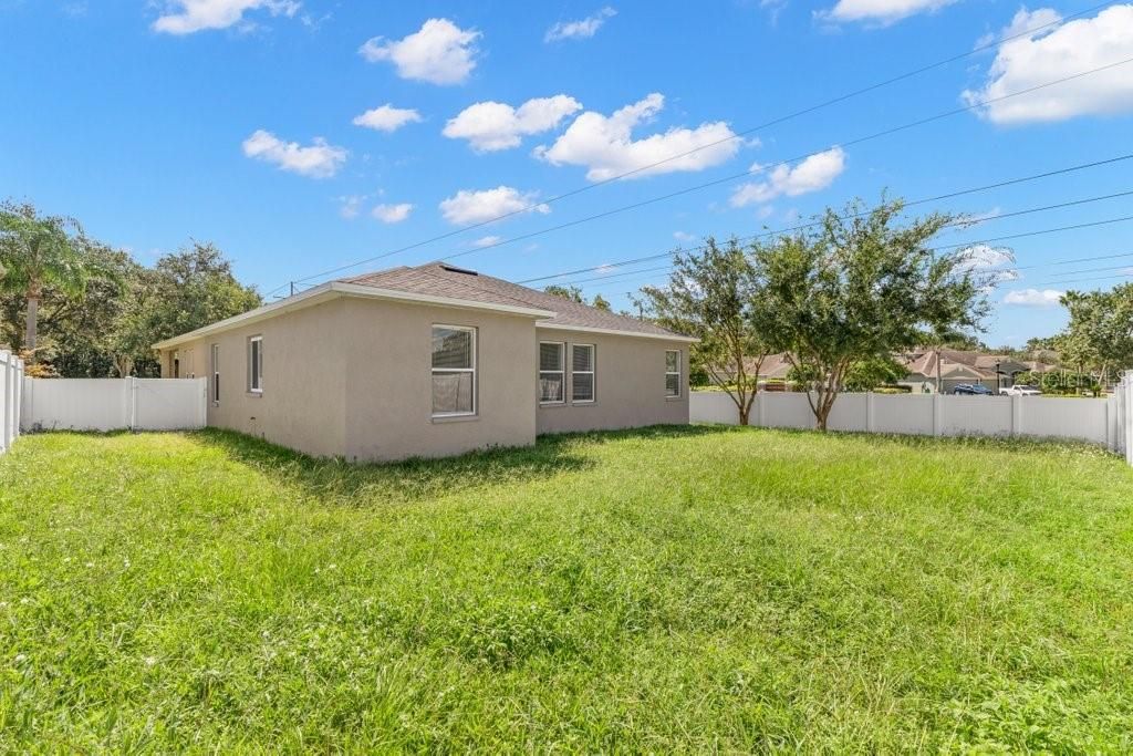 For Rent: $2,750 (3 beds, 2 baths, 1977 Square Feet)