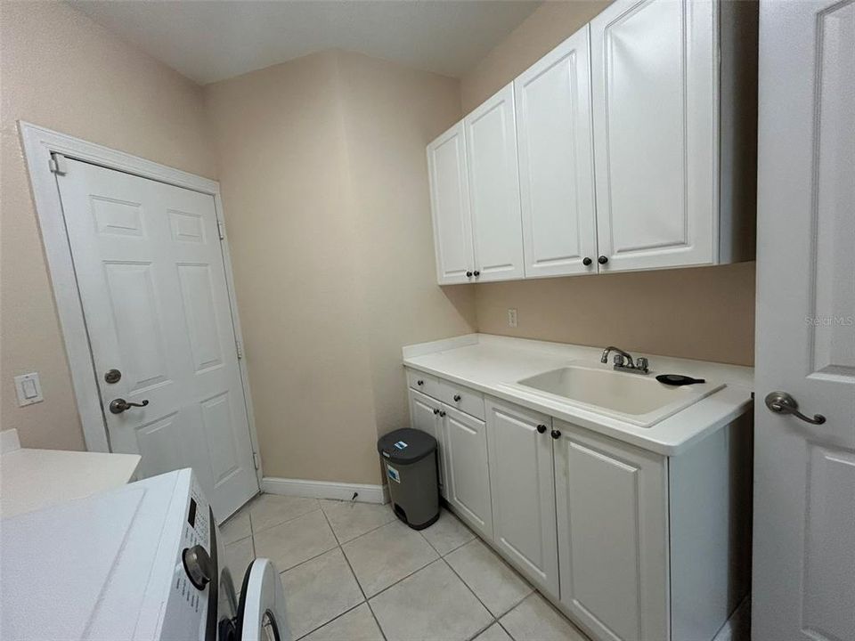 For Rent: $6,050 (3 beds, 3 baths, 2039 Square Feet)