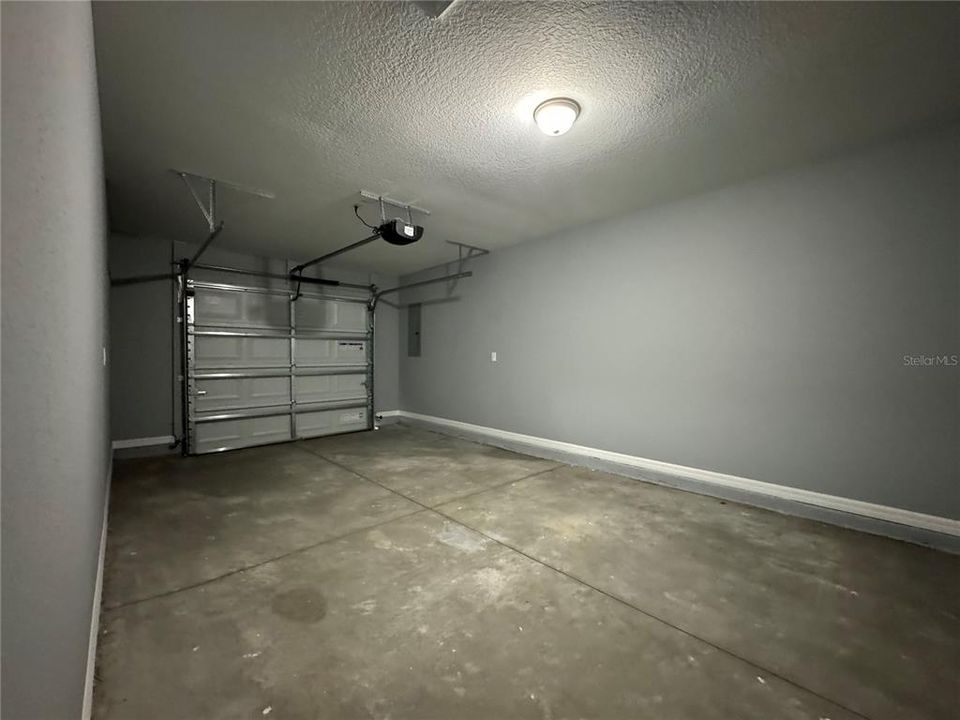Active With Contract: $229,000 (3 beds, 2 baths, 1232 Square Feet)