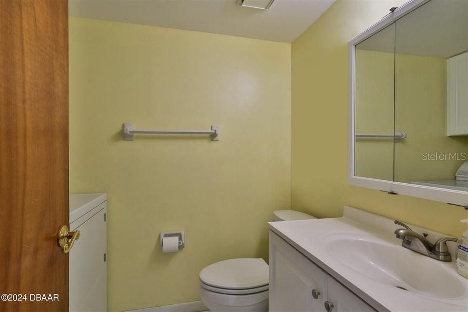 For Sale: $290,000 (2 beds, 2 baths, 1224 Square Feet)
