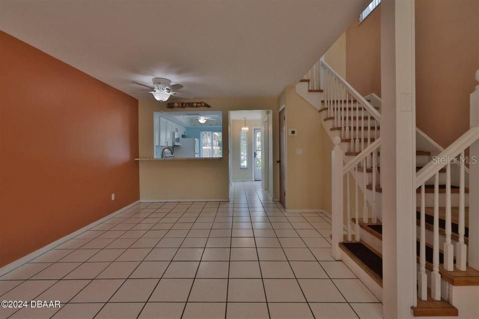 For Sale: $290,000 (2 beds, 2 baths, 1224 Square Feet)