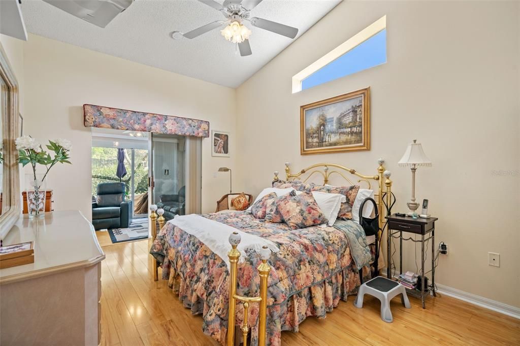 Active With Contract: $397,000 (3 beds, 2 baths, 1884 Square Feet)