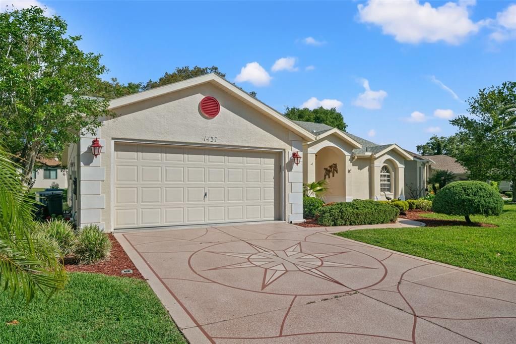 Active With Contract: $397,000 (3 beds, 2 baths, 1884 Square Feet)