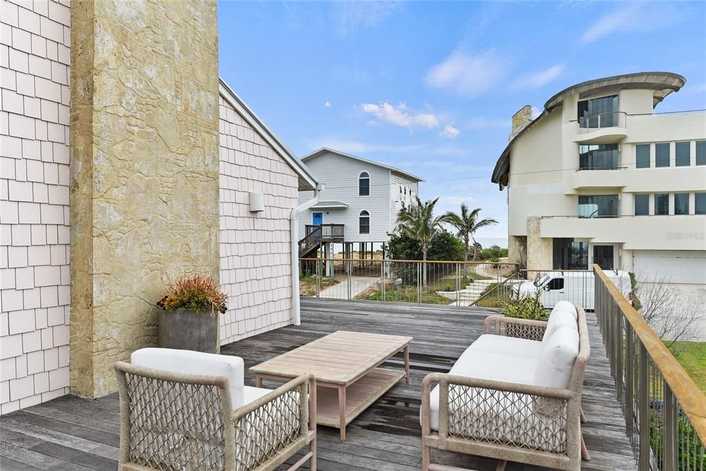 Active With Contract: $1,695,000 (4 beds, 3 baths, 2288 Square Feet)