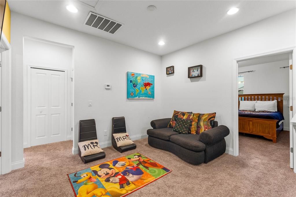 Active With Contract: $379,900 (3 beds, 2 baths, 1771 Square Feet)