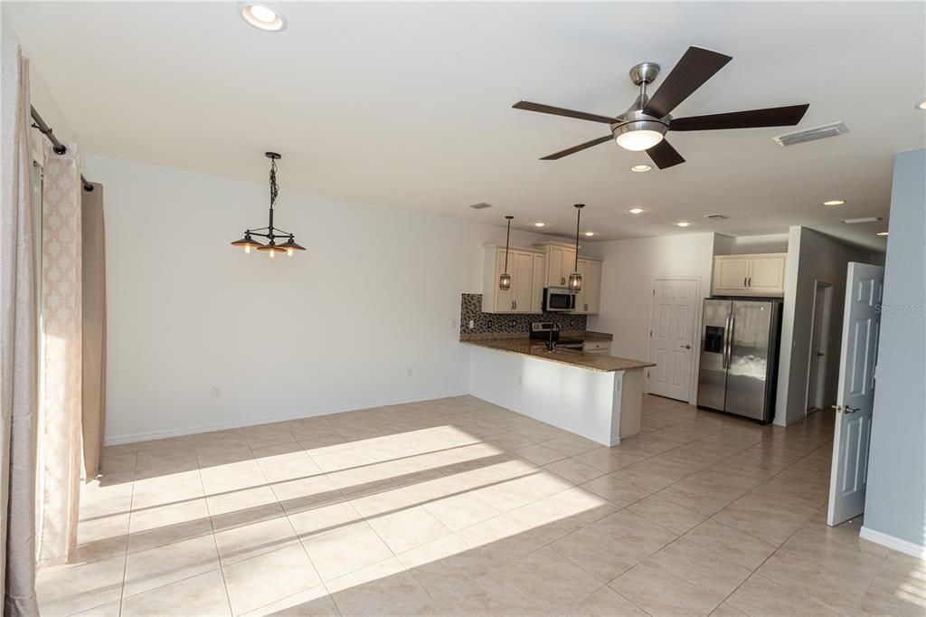 For Rent: $2,200 (2 beds, 2 baths, 1628 Square Feet)