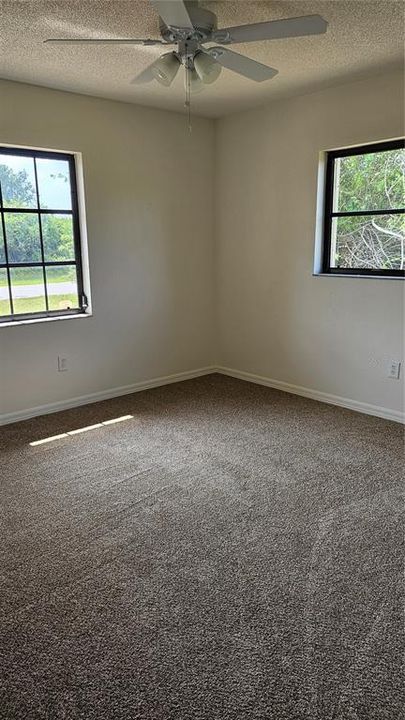 Active With Contract: $199,000 (2 beds, 1 baths, 900 Square Feet)