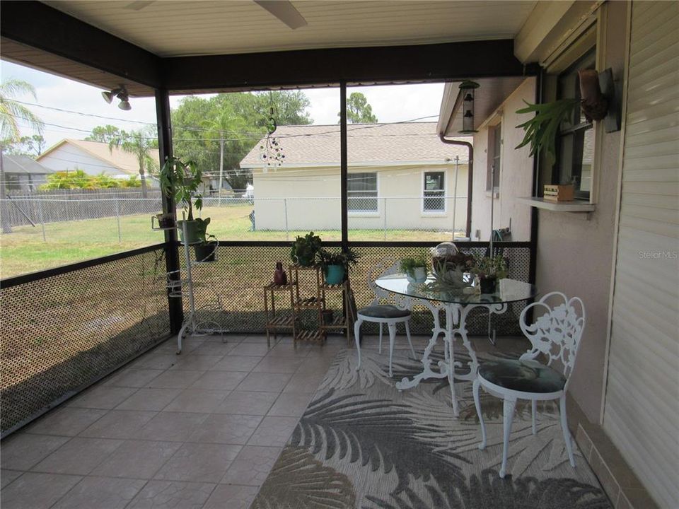 Active With Contract: $269,900 (2 beds, 2 baths, 1119 Square Feet)