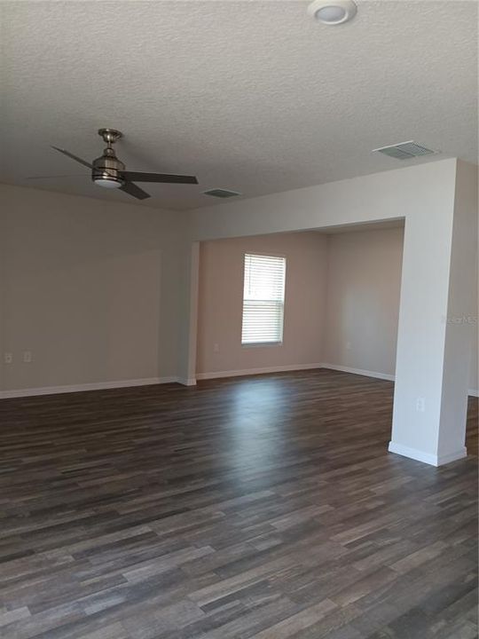 For Rent: $1,850 (4 beds, 2 baths, 1646 Square Feet)