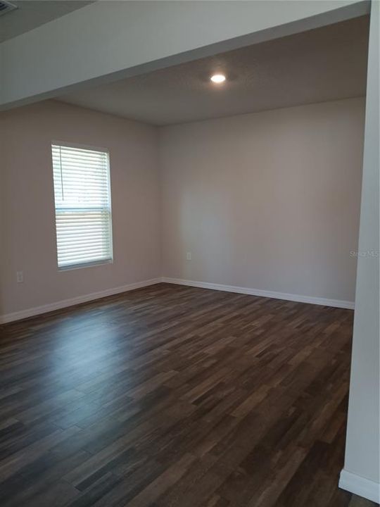 For Rent: $1,850 (4 beds, 2 baths, 1646 Square Feet)