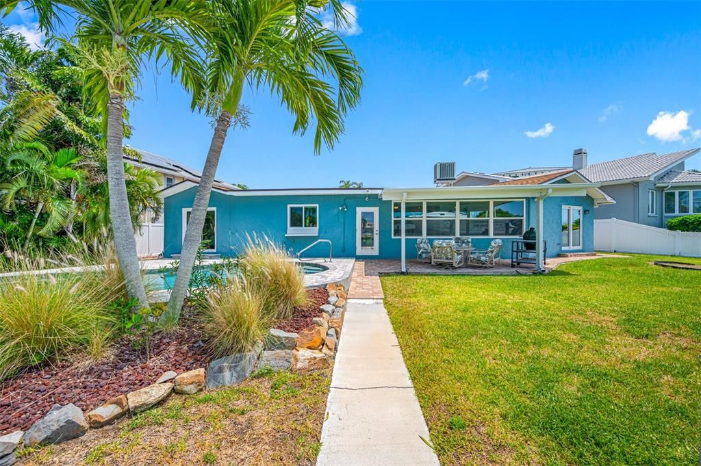 Recently Sold: $1,350,000 (3 beds, 2 baths, 1783 Square Feet)