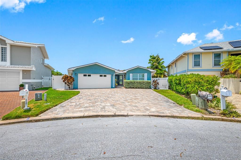 Recently Sold: $1,350,000 (3 beds, 2 baths, 1783 Square Feet)