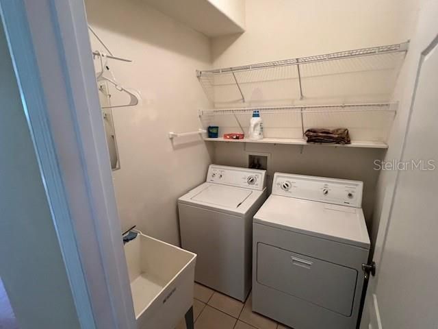 For Rent: $1,950 (3 beds, 2 baths, 1369 Square Feet)