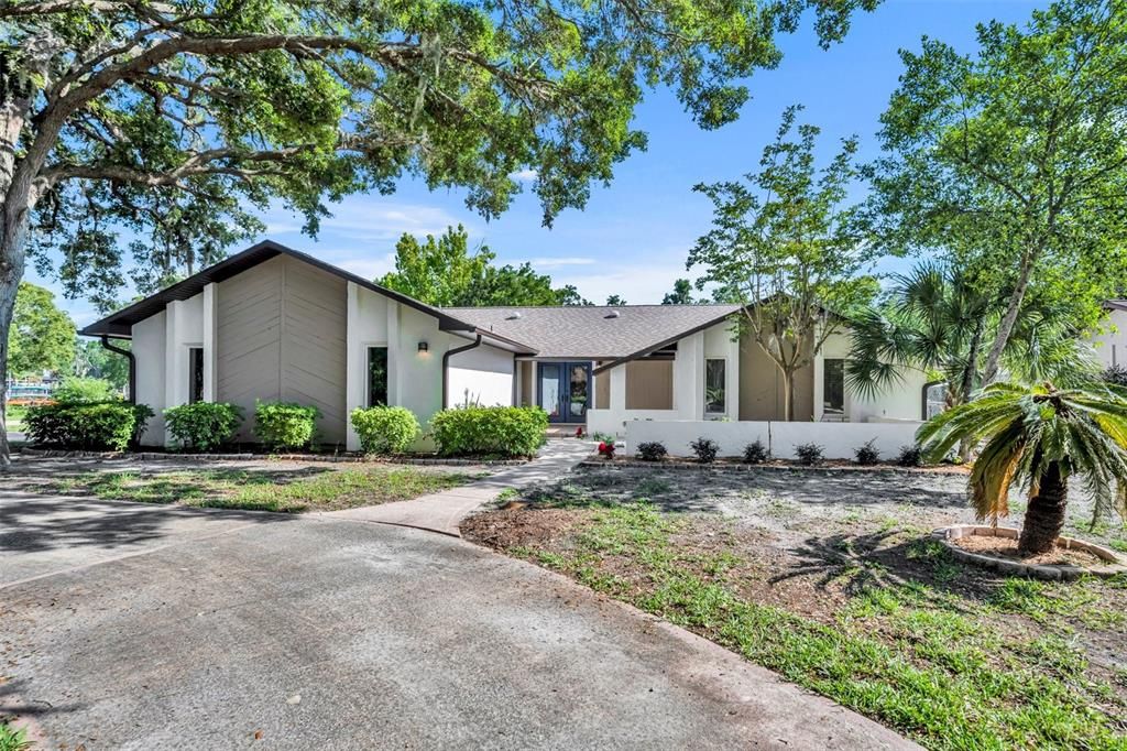 For Sale: $869,000 (3 beds, 2 baths, 2560 Square Feet)