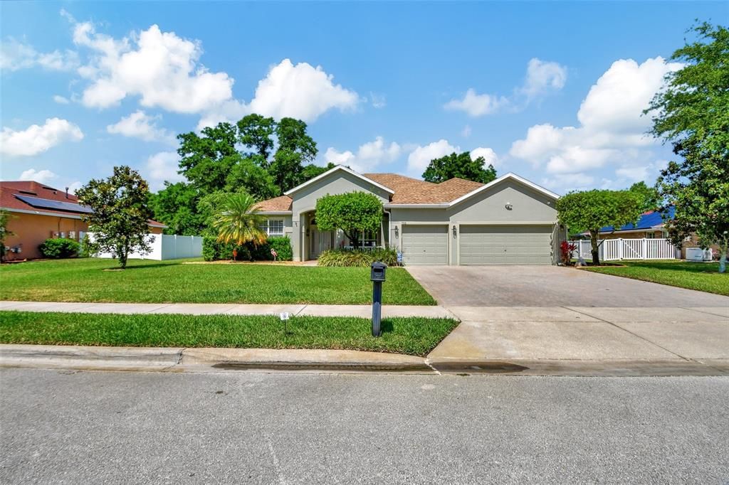 Recently Sold: $499,000 (4 beds, 3 baths, 2426 Square Feet)