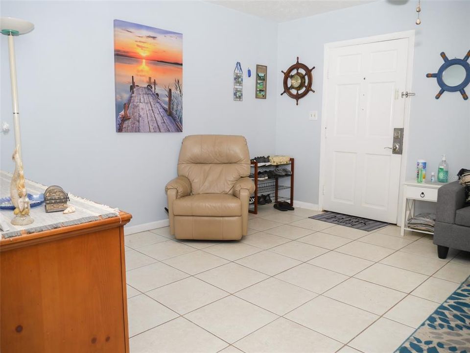 Active With Contract: $309,900 (3 beds, 2 baths, 1410 Square Feet)