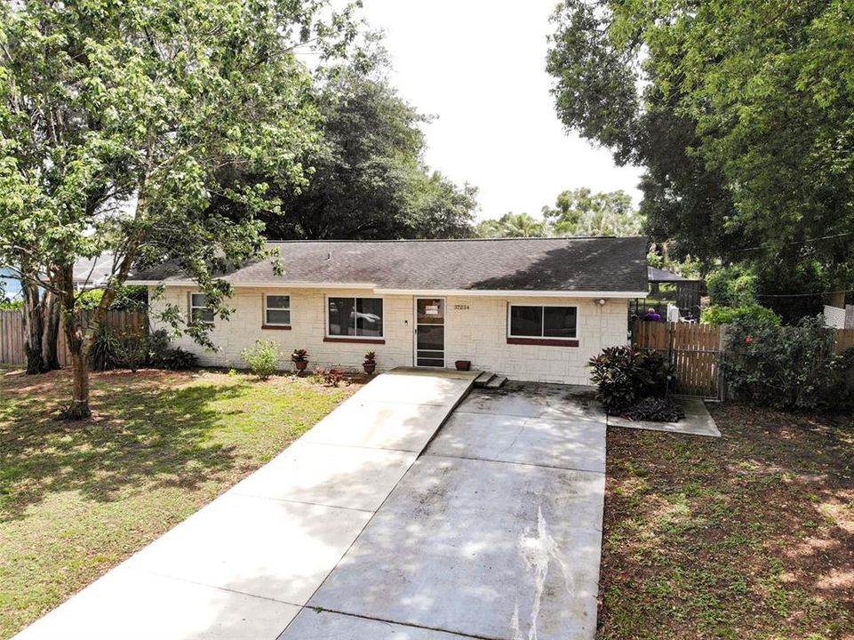 Active With Contract: $309,900 (3 beds, 2 baths, 1410 Square Feet)