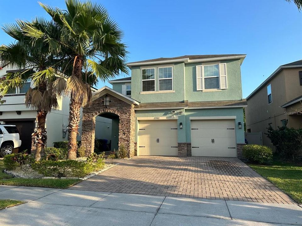 Active With Contract: $3,475 (4 beds, 2 baths, 2338 Square Feet)