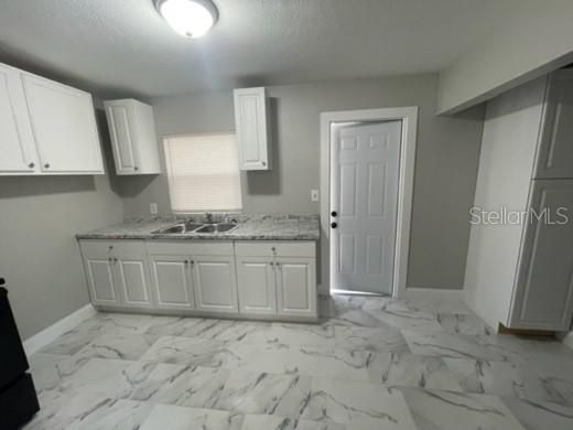 For Rent: $1,700 (3 beds, 1 baths, 1008 Square Feet)