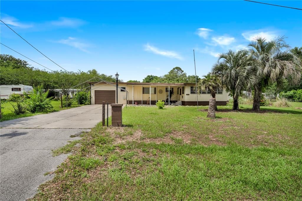 Active With Contract: $145,000 (2 beds, 2 baths, 1298 Square Feet)