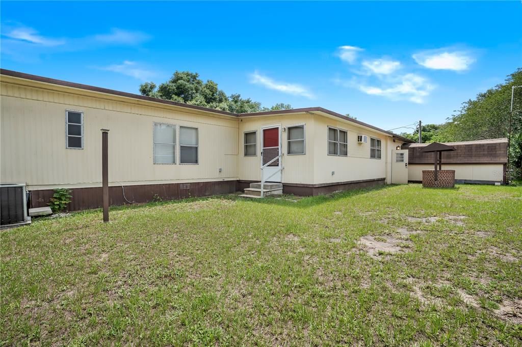 Active With Contract: $145,000 (2 beds, 2 baths, 1298 Square Feet)