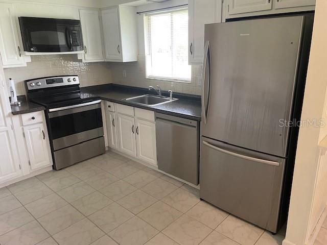 For Sale: $284,900 (3 beds, 2 baths, 1368 Square Feet)