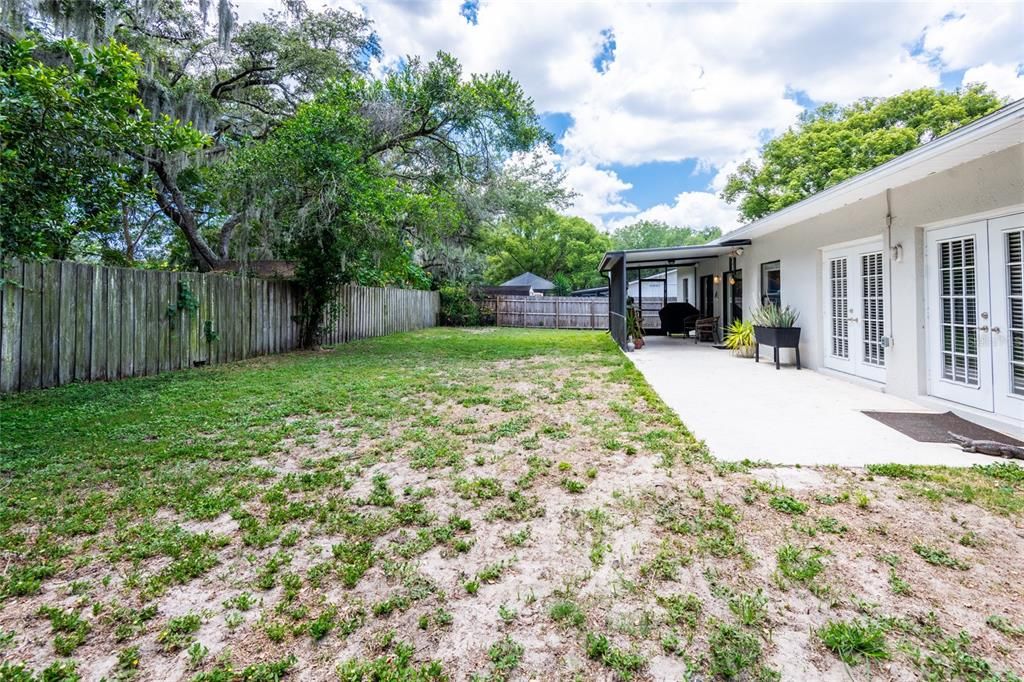 Active With Contract: $450,000 (3 beds, 2 baths, 1963 Square Feet)