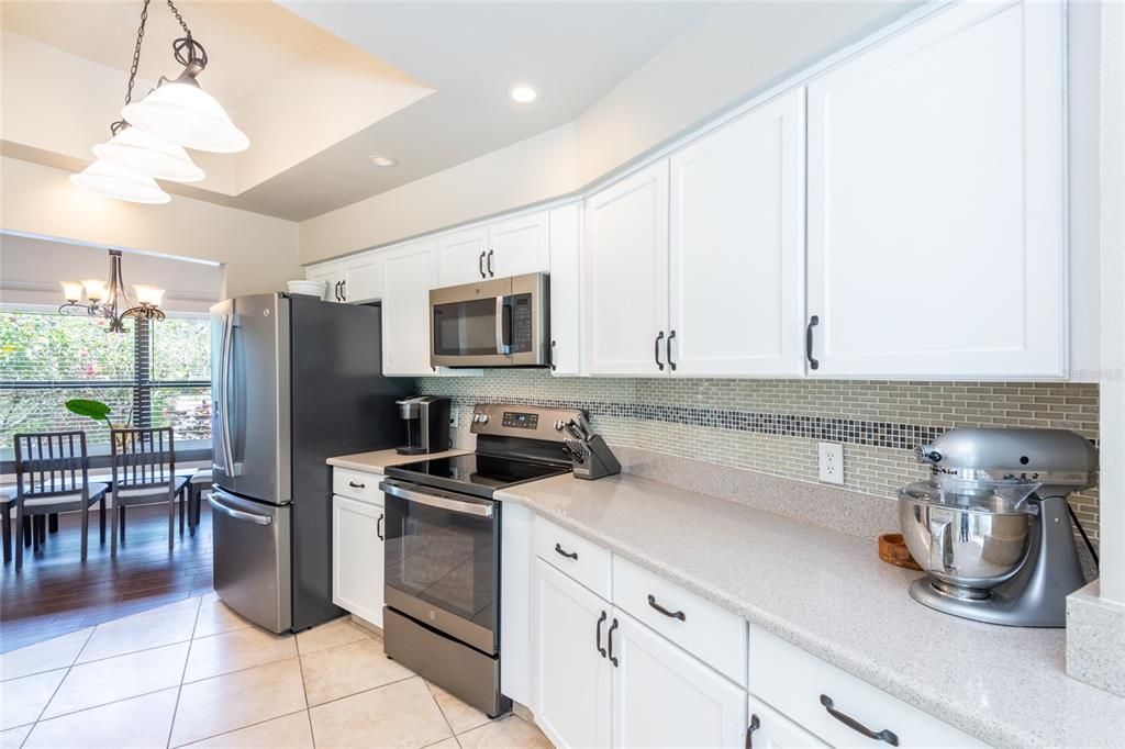 Active With Contract: $450,000 (3 beds, 2 baths, 1963 Square Feet)