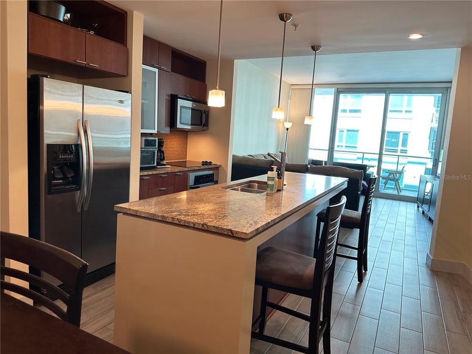 For Rent: $2,950 (2 beds, 2 baths, 1134 Square Feet)