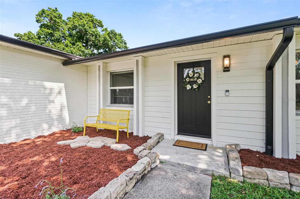 Active With Contract: $384,000 (3 beds, 2 baths, 1342 Square Feet)