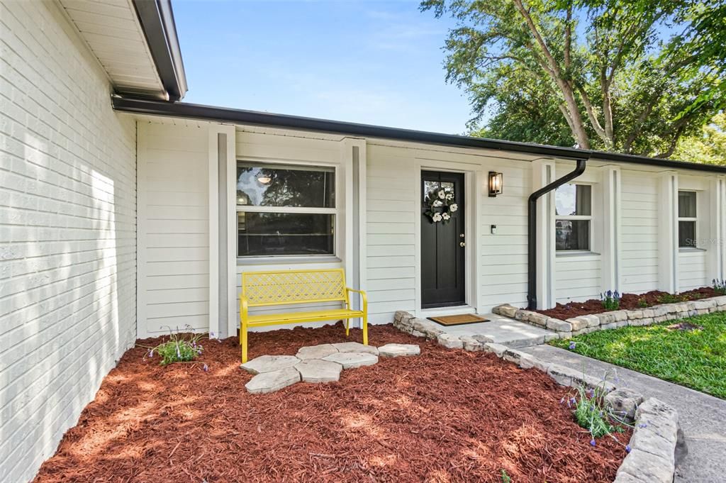 Active With Contract: $384,000 (3 beds, 2 baths, 1342 Square Feet)