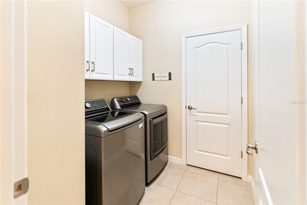 Active With Contract: $435,000 (3 beds, 2 baths, 1689 Square Feet)