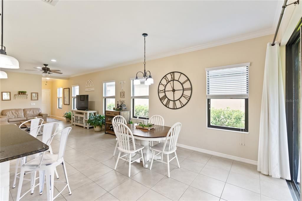 Active With Contract: $435,000 (3 beds, 2 baths, 1689 Square Feet)