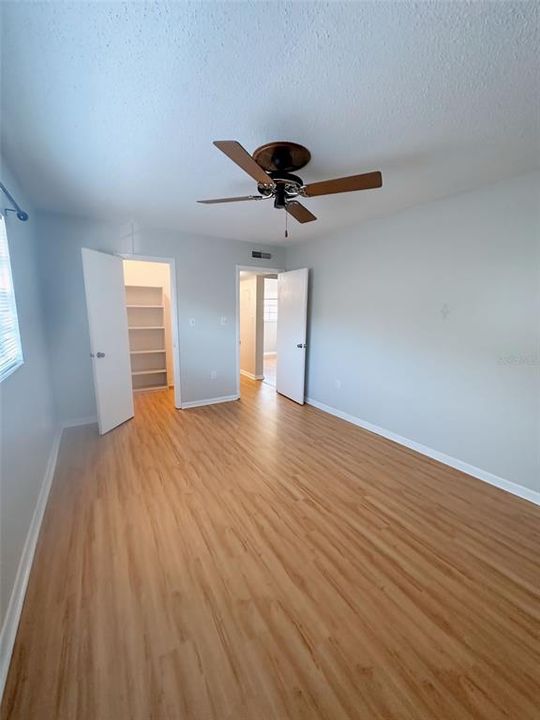 For Sale: $215,000 (1 beds, 1 baths, 667 Square Feet)
