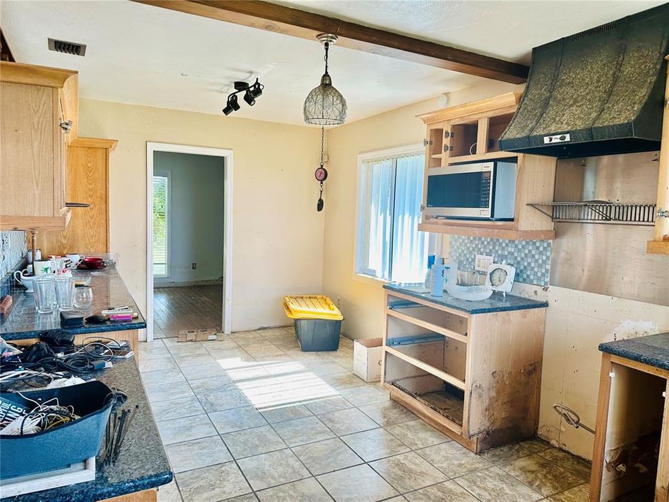 For Sale: $255,000 (2 beds, 2 baths, 1480 Square Feet)