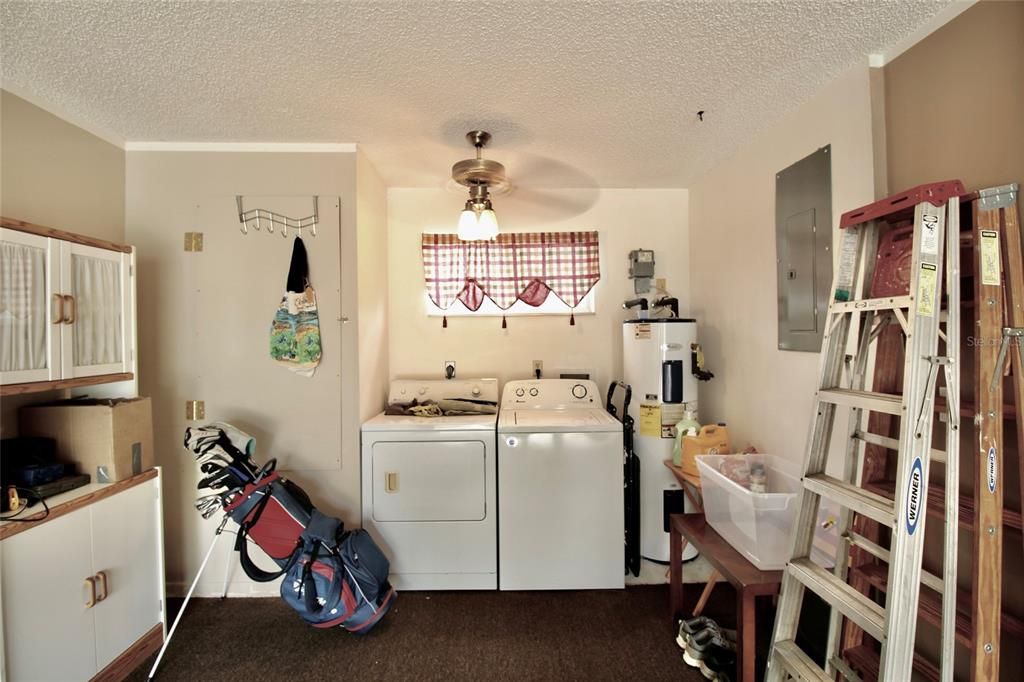 For Sale: $189,900 (2 beds, 2 baths, 960 Square Feet)