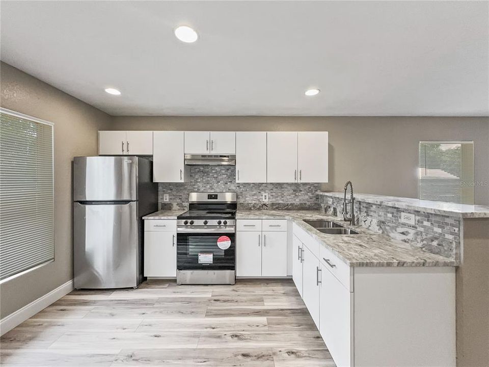 Active With Contract: $299,500 (3 beds, 2 baths, 1120 Square Feet)