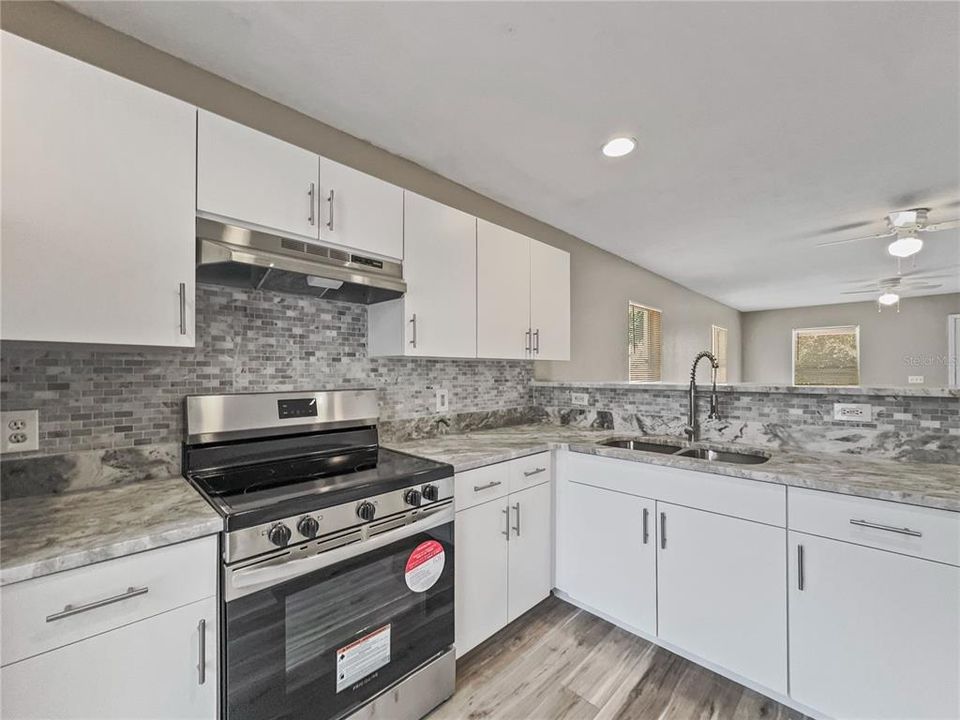 Active With Contract: $299,500 (3 beds, 2 baths, 1120 Square Feet)