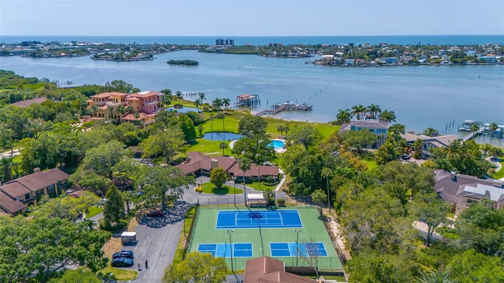 Hardcourts, Clubhouse, pool, and dock