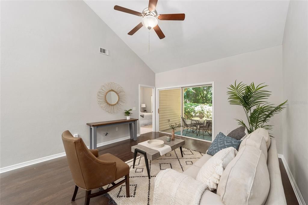 Active With Contract: $237,707 (2 beds, 2 baths, 1293 Square Feet)