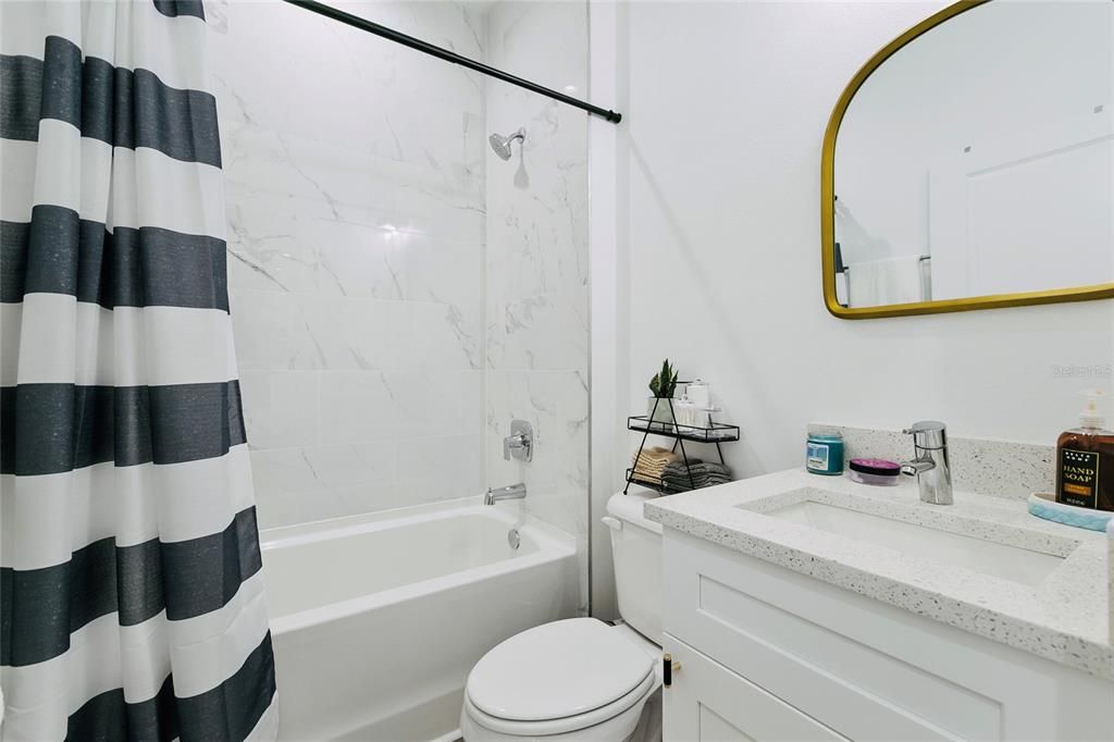 Active With Contract: $380,000 (4 beds, 2 baths, 1606 Square Feet)