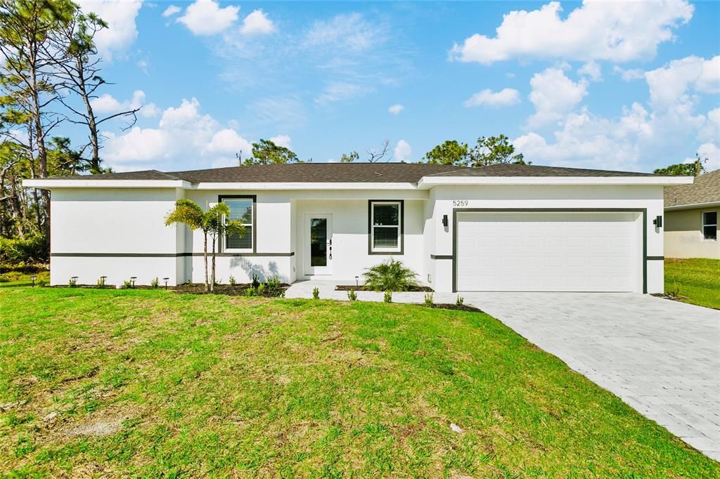 Active With Contract: $380,000 (4 beds, 2 baths, 1606 Square Feet)